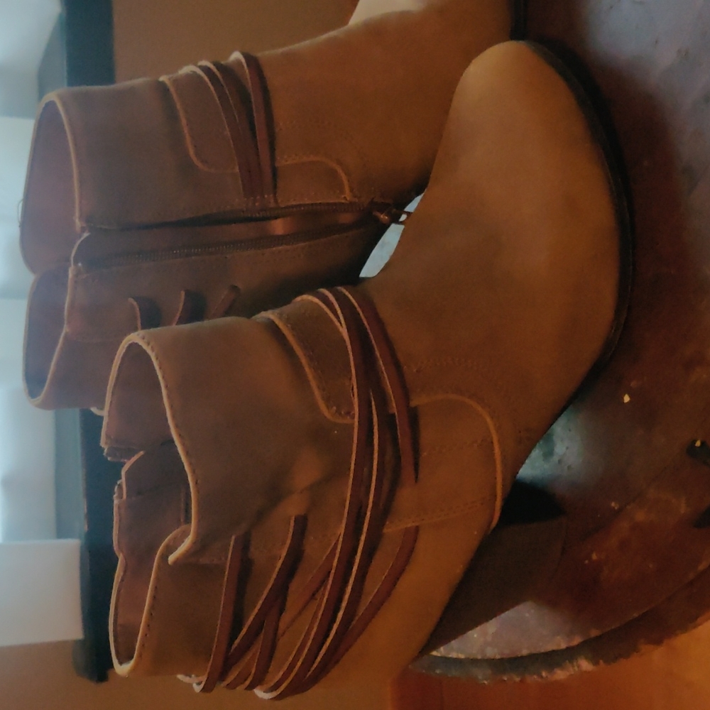 Women's brown boots